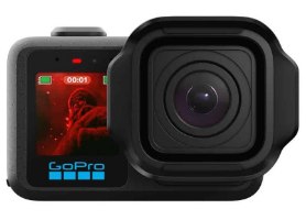 מצלמת אקסטרים GoPro Mission 1 Pro – מצלמה שחורה עם עדשה קדמית ומסך המציג צילום אדמדם ולוגו GoPro כחול Bluetooth