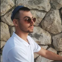 כיפה כפרית בצבע כחול נייבי