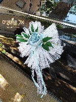קישוט רכב עם פרחים ותחרה מגוון צבעים ופרחים