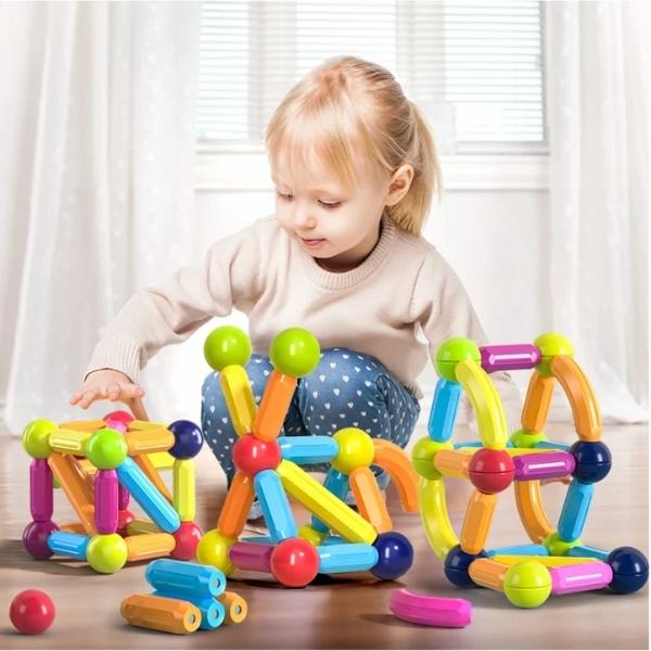 משחק-מונטסורי-ילדים-צעצוע-מגנטים-בנייה-חשיבה