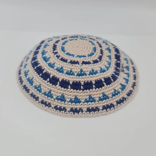 כיפה סרוגה עבודת יד דגם זיגזג כחול ותכלת