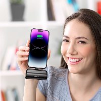 סוללת גיבוי סופר קטנה 5000mAh חיבור לאייפון  HOCO J106 Lightning עם רגלית מעמד צבע שחור