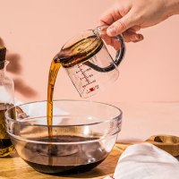 כוס מדידה מתכווננת עם מנגנון הוצאת חומר ללא שאריות - Cookra