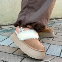 סנדל SLIPPERS UGG - קאמל