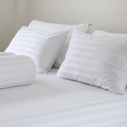 מצעים למיטת קווין 180/200 דגם ג'קארד הוטל -  לבן HOTEL