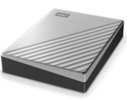 כונן קשיח חיצוני Western Digital My Passport Ultra WDBPMV0050BSL for Mac 5TB – בצבע כסף עם פסים אלכסוניים ובסיס שחור עם USB