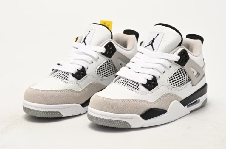 נעלי אייר ג'ורדן ילדים Nike Air Jordan 4 Retro לבן אפור