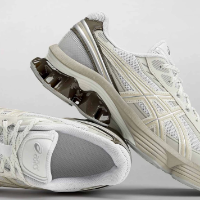 Asics Gel Kinetic Fluent Unisex White Marzipan סניקרס ג'ל קינטיק פלואנט יוניסקס