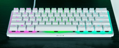 מקלדת גיימינג מכנית חוטית צבע לבן Razer Huntsman V3 Pro Mini – שם המוצר המלא מקלדת לבנה יחידה