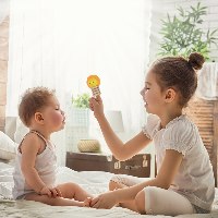 רטטוי אריה – רעשן מעץ, נשכן, ובובת אצבע