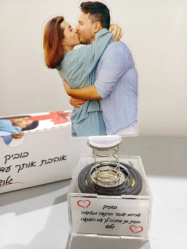 תמונה ריחנית על קפיץ