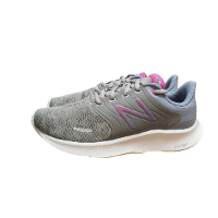 NEW BALANCE|ניו באלאנס- נשים- מעוצב סילבר לוגו ורוד סגול