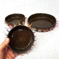 קערות קרמיקה פיסולית בשילוב חוטי רקמה