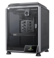 מדפסת תלת מימד Creality K1C – מבט חזיתי בזווית על המדפסת המציגה אובייקט בהדפסה