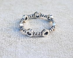 טבעת נקודות ועיגולים