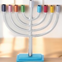 חנוכייה לנרות אלומיניום מהודרת עם קנים כסף נצנץ