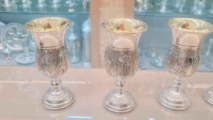 3  גביעי קידוש חרוטים בעיטורים עבודת יד כסף טהור
