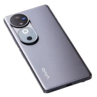 סמארטפון VIVO V40 5G אפור – המציג את גבו האפור עם מודול מצלמה כפול בחלקו העליון