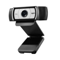 מצלמת רשת Logitech C930E – USB מצלמה שחורה וכסופה עם מעמד מתכוונן מוצגת על רקע לבן