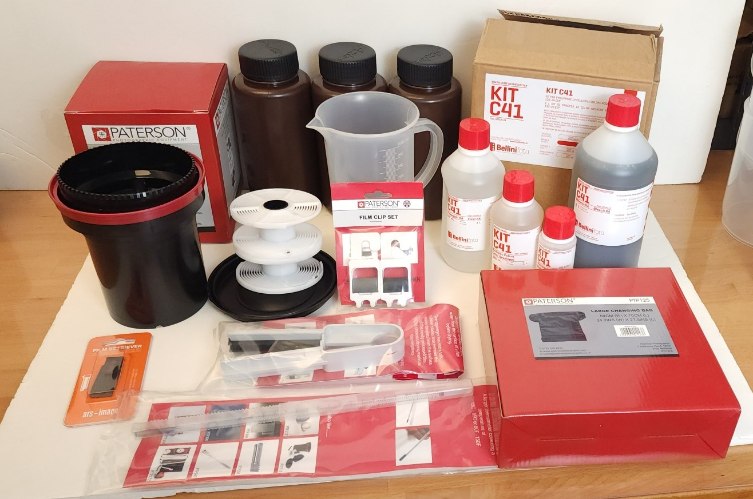 ערכה מלאה לפיתוח פילם צבעוני כולל הדרכה color film developing kit +guide