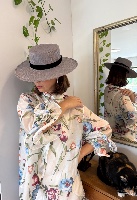 כובע רחב שוליים בצבע אפור  - black boater - MELANIA TRUMP INAUGURATION HAT