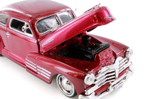 מאיסטו - שברולט   -  MAISTO CHEVROLET Fleetline  AEROSEDAN 1948  1:25