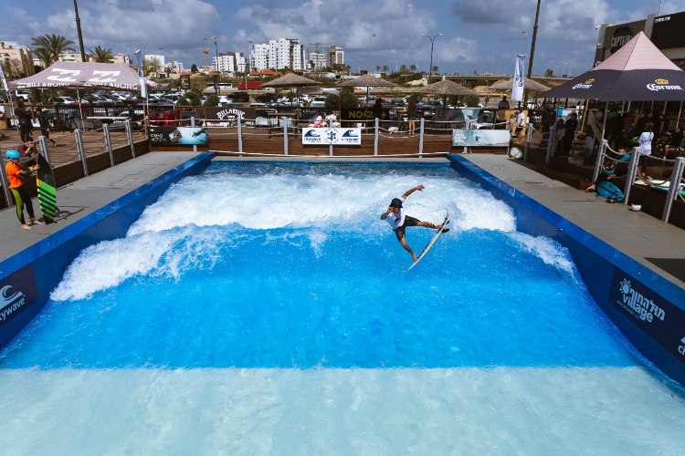 CITY WAVE בריכת גלישה