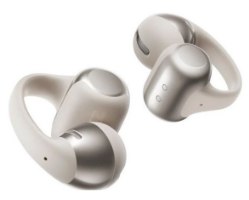 אוזניות אוזן-פתוחה אלחוטיות Shokz OpenDots One – זוג אוזניות בצבע בז בהיר וכסף מרחפות על רקע לבן