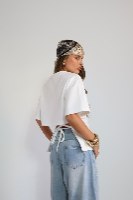 חולצה קשירה בגב