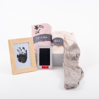 מתנה ליולדת- Hello World- שמיכה, חיתול גדול, ביגוד אורגני והטבעת כף יד ורגל
