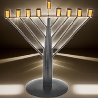 חנוכיית חוטים חבד לנרות – שחור