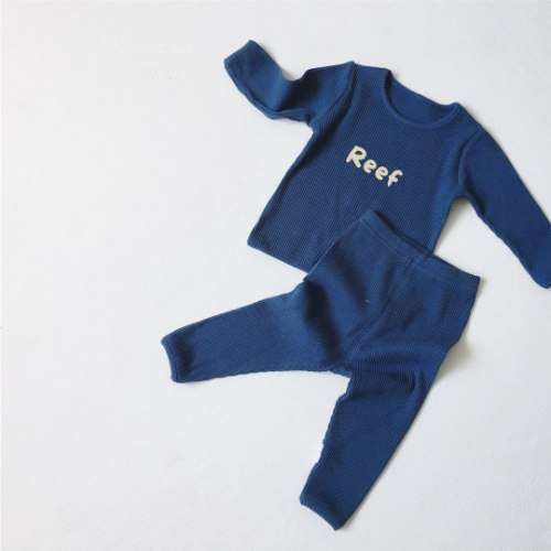 חליפת ריב עם הדפס שם התינוק -צבע  כחול נייבי