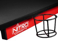 לוגו Nitro Concepts חרוט על השולחן