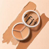 פלטת מייקאפ קונסילר + מברשת חדשנית לכיסוי אחיד - COCNCLALER