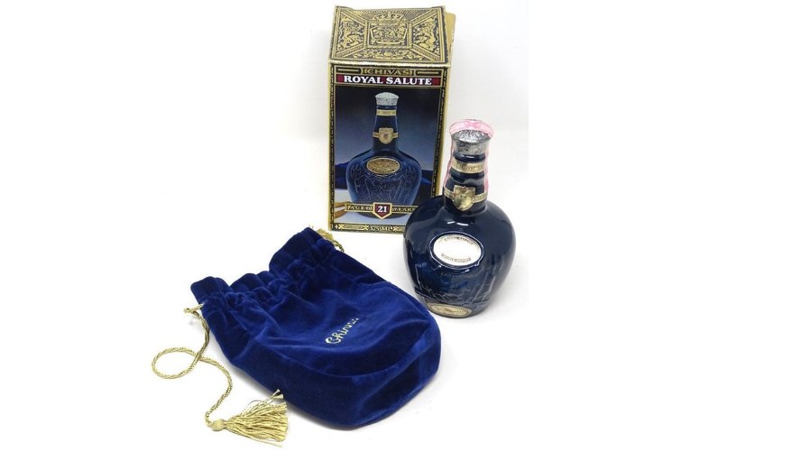 שיבאס רויאל סאלוט 375 מ"ל  RARE VINTAGE FROM EARLY 1980'S "ROYAL SALUTE" 375 ML CHIVAS