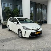 Toyota prius plus 2021