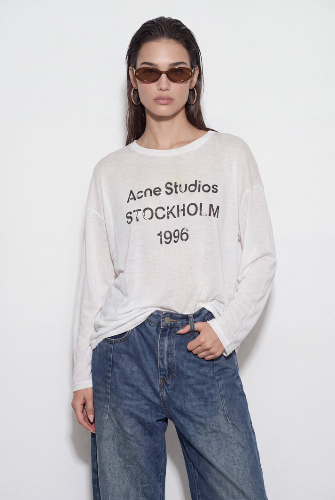חולצת acne לבנה