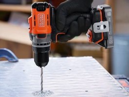 מברגה/מקדחת פטיש Black+Decker BCD383D1XC-QW לעיצוב מהיר וקל של קידוחים