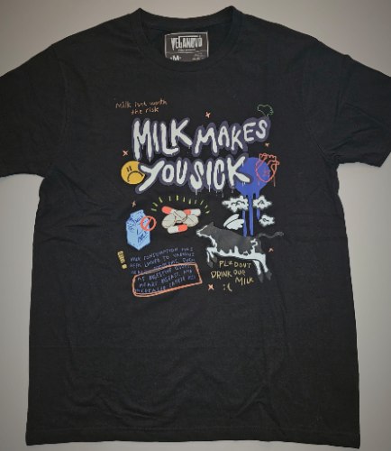 חולצה קצרה " milk makes you sick"