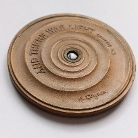 ויהי אור- תשמ"ה ,שנת 1985, מדליה ברונזה, 65 מ"מ, החברה הממשלתית למדליות ולמטבעות