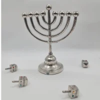 חנוכייה מעוצבת אלומיניום דגם חרוזים