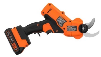 מזמרת גיזום חשמלית מבית Black+Decker BCPP18D1 18V – מבט מצד שמאל