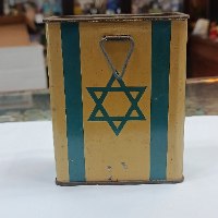קופת קרן קימת לישראל -הקופסה הכחולה, עשויה מתכת