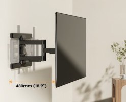 מתקן תליה דו מפרקי 37"-86" Lumi LPA81-466 – המתקן מורחק מהקיר עם טלוויזיה ומרחק 480 מ"מ.