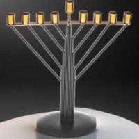 חנוכיית חוטים חבד לנרות – שחור