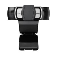 מצלמת רשת Logitech C930E – מצלמת רשת שחורה עם בסיס מתקפל מוצגת מקדימה על רקע לבן