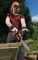 מסור גיזום 25 ס"מ מבית Black+Decker לשימוש יעיל ונוח בשטח