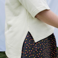 חולצה מדגם אוה מבד פרנץ׳ טרי יפני בצבע שנהב