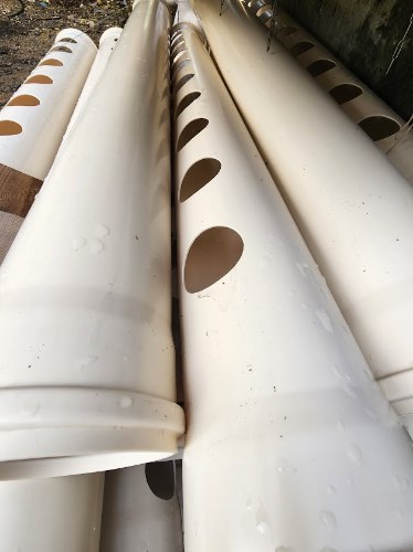 צינורות U-PVC למערכת הידרופונית צבע לבן לבנייה עצמית DIY: קוטר 6 צול  אורך 1.7 מטר עם חורי שתילה