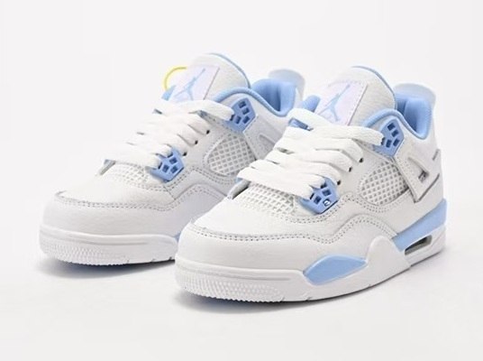 נעלי אייר ג'ורדן ילדים Nike Air Jordan 4 Retro לבן תכלת